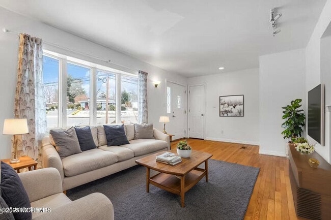 39 Melrose Terrace in Middletown, NJ - Building Photo - Building Photo