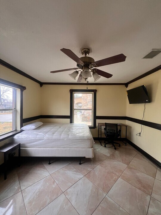 13013 Columbine Ln in Houston, TX - Building Photo