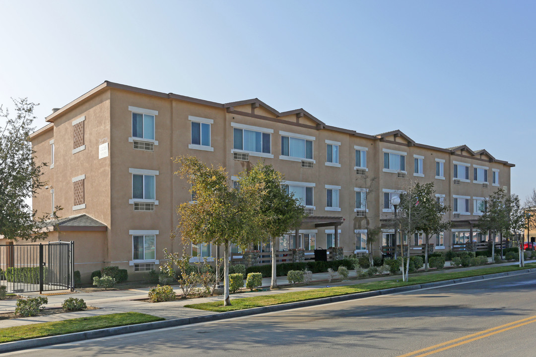 Pacheco Village Apartments in Los Banos, CA - Building Photo