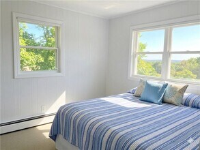 10 Burbank Ave in Narragansett, RI - Building Photo - Building Photo