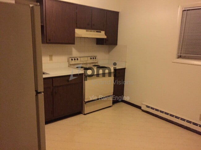 371 Southland Dr in Warrensburg, IL - Building Photo - Building Photo