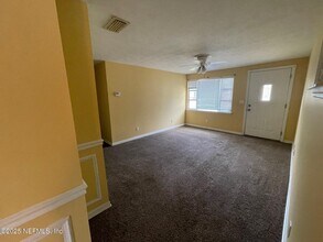 165 Parkwood Dr W in Orange Park, FL - Building Photo - Building Photo