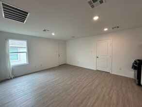 7260 Pasture Run in San Antonio, TX - Building Photo - Building Photo