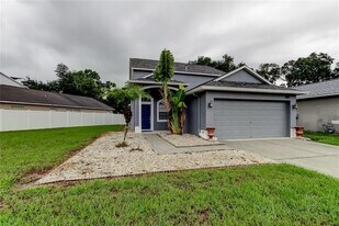 6101 Lanshire Dr in Tampa, FL - Building Photo