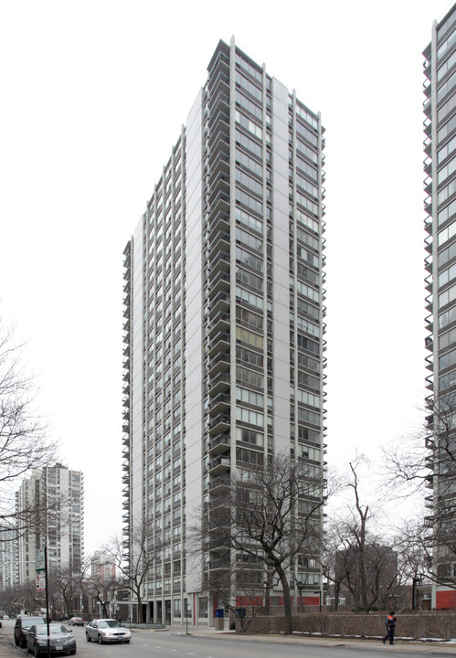 Dickinson House in Chicago, IL - Building Photo