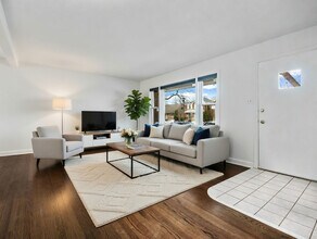 8727 Hamlin Ave in Skokie, IL - Building Photo - Building Photo