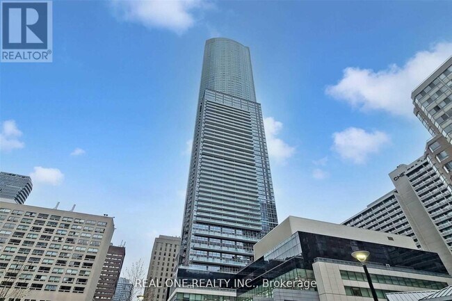 386 Yonge St in Toronto, ON - Building Photo - Building Photo