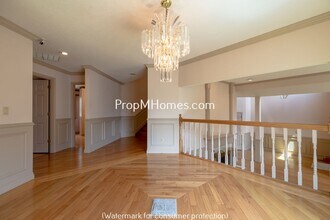 8817 NW Hazeltine St in Portland, OR - Building Photo - Building Photo