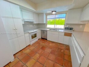 7485 SW 126th St in Miami, FL - Building Photo - Building Photo