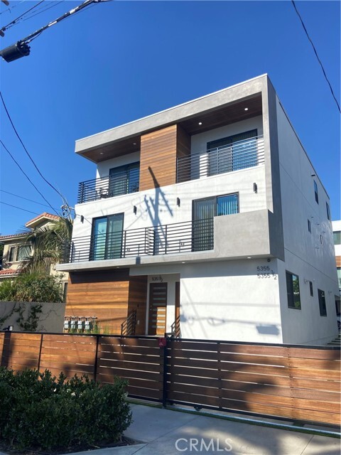 5355 Lexington Ave in Los Angeles, CA - Building Photo