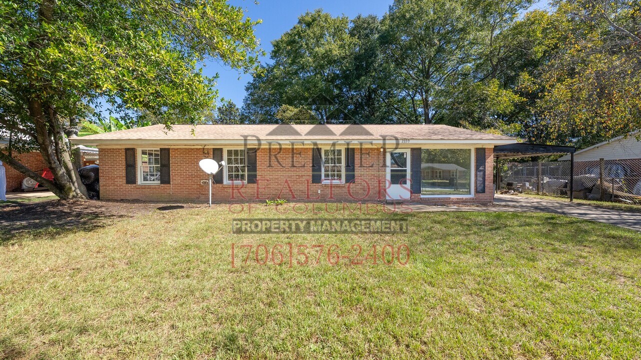 2220 Gennings Ct in Columbus, GA - Building Photo