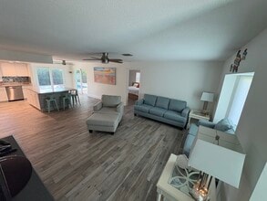 6195 Pecan Rd in Venice, FL - Building Photo - Building Photo