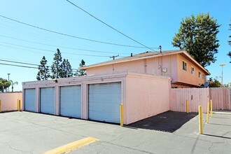 7191 Maple St in Westminster, CA - Building Photo - Building Photo