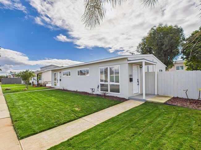 3257-59 Luna Ave in San Diego, CA - Building Photo - Building Photo