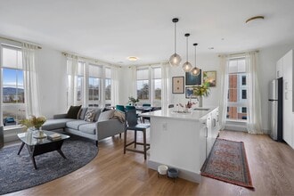 Emerson in Tarrytown, NY - Foto de edificio - Building Photo