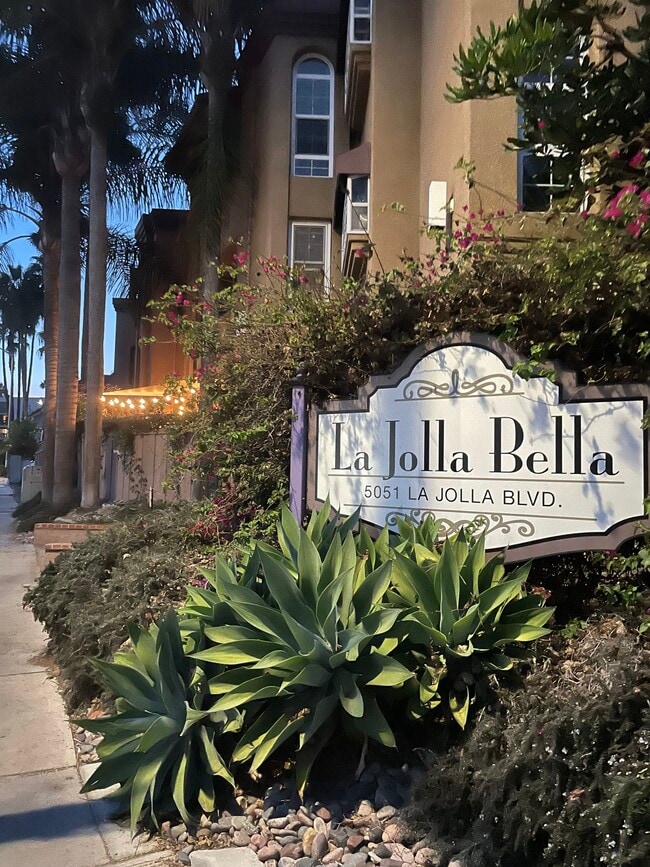 5051 La Jolla Blvd, Unit 101 in San Diego, CA - Building Photo - Building Photo