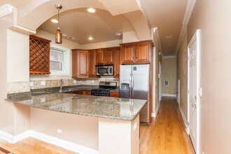 2417 W Fillmore St in Chicago, IL - Building Photo - Building Photo