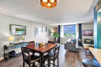 1050 SE 15th St, Unit 604 in Fort Lauderdale, FL - Building Photo - Building Photo