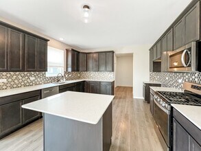 733 Juniper St in Oswego, IL - Building Photo - Building Photo