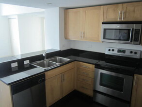 101 E Flagler St, Unit 504 in Miami, FL - Building Photo - Building Photo