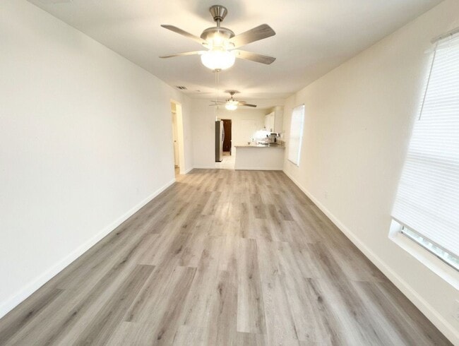 8013 NW 10th Ct in Miami, FL - Building Photo - Building Photo