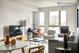 635 Robinson Ave in San Diego, CA - Building Photo
