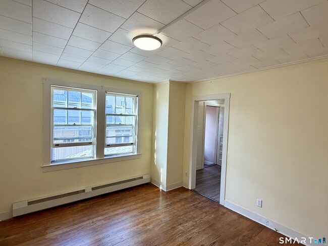 23 Farnham Ave in Torrington, CT - Building Photo - Building Photo