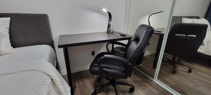 8029 240th St SW in Edmonds, WA - Building Photo - Building Photo