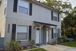 2200 Marsh Point Rd in Neptune Beach, FL - Building Photo