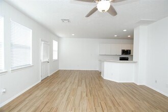 3212 Victorian Manor Ln in Houston, TX - Building Photo - Building Photo