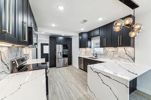 1915 Pannell St in Houston, TX - Building Photo