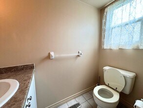 15 15 Derby St in Hamilton, ON - Building Photo - Building Photo