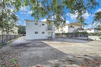 8295 NE Miami Ct in Miami, FL - Building Photo - Building Photo