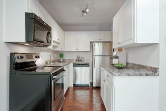 Bayview Gardens in White Rock, BC - Building Photo - Interior Photo