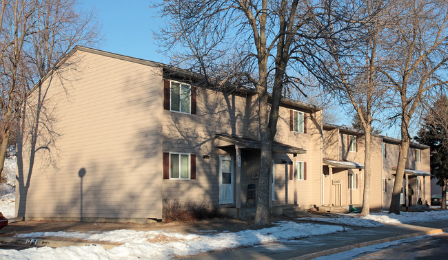 Prairie Estates Townhomes in Inver Grove Heights, MN - Building Photo - Building Photo