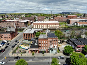 321-323 Main St in Holyoke, MA - Building Photo - Building Photo