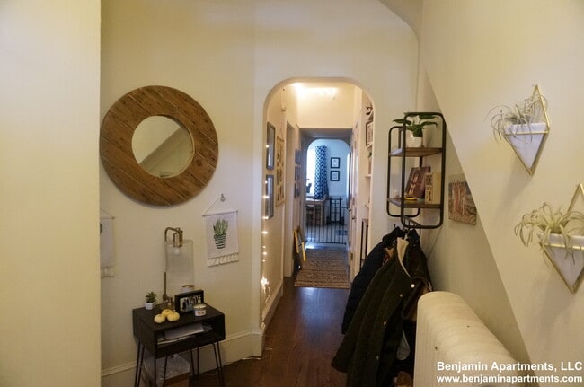 property at 7 Walnut St