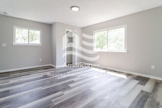 465 Montana Ave in Pontiac, MI - Building Photo - Building Photo