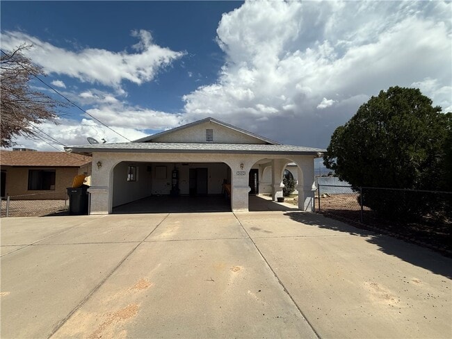 property at 3692 N Roosevelt St