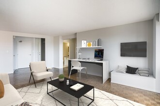 John Street Apartments in Oakville, ON - Building Photo - Building Photo