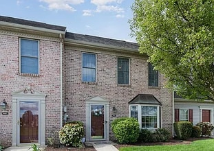 459 Stonehedge Ln in Mechanicsburg, PA - Building Photo - Building Photo