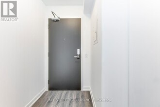 77-1177 Shuter St in Toronto, ON - Building Photo - Building Photo