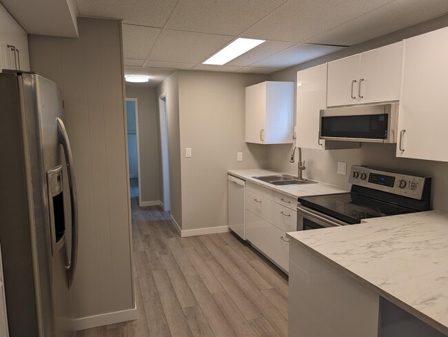 45574 Lewis Ave in Chilliwack, BC - Building Photo - Building Photo