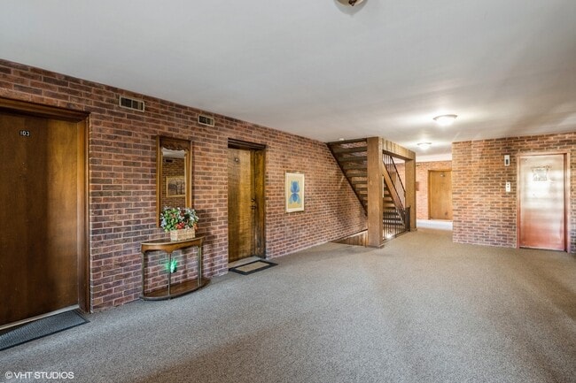 100 Clubhouse Ln in Lake Zurich, IL - Building Photo - Building Photo