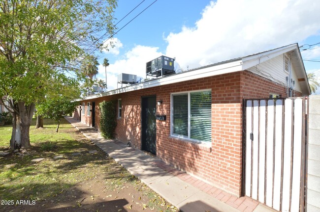 property at 2309 N Dayton St