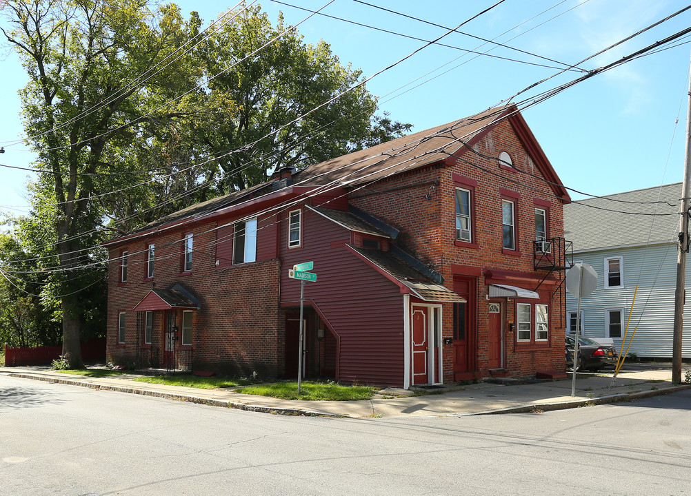 12 Madison St in Schenectady, NY - Foto de edificio