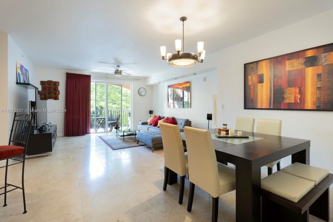 118 Zamora Ave, Unit # 201 in Coral Gables, FL - Building Photo