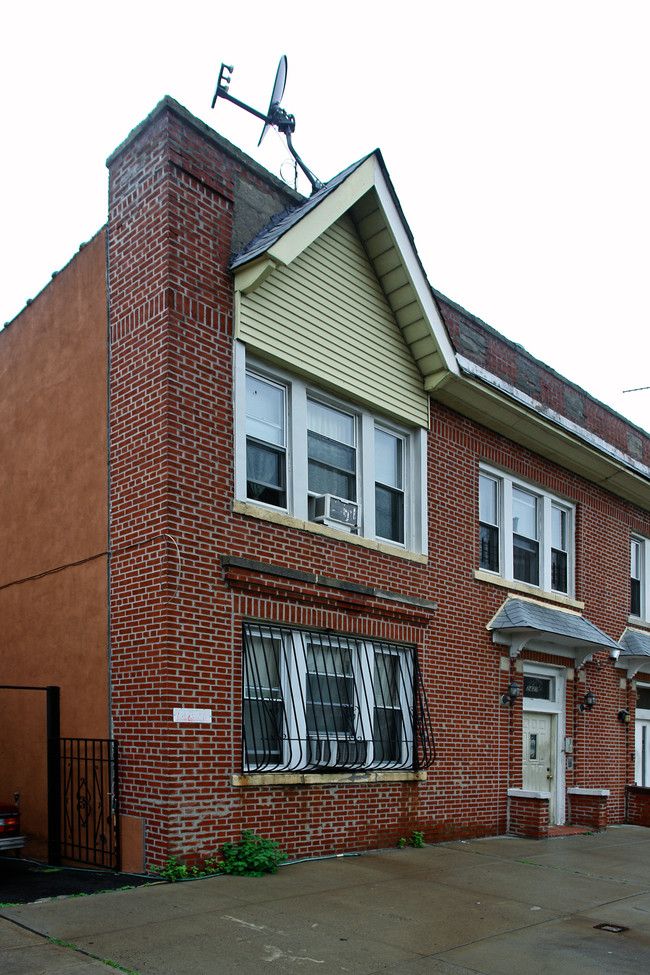 2427 Barker Ave in Bronx, NY - Foto de edificio - Building Photo