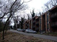 Clifton Woods in Cincinnati, OH - Foto de edificio - Building Photo