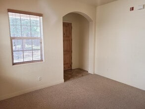 1021 E Sterling Ln in Flagstaff, AZ - Building Photo - Building Photo